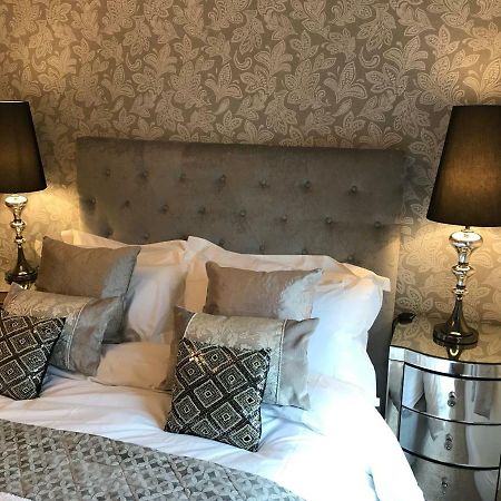 Millwalk Apartment Уитни Екстериор снимка
