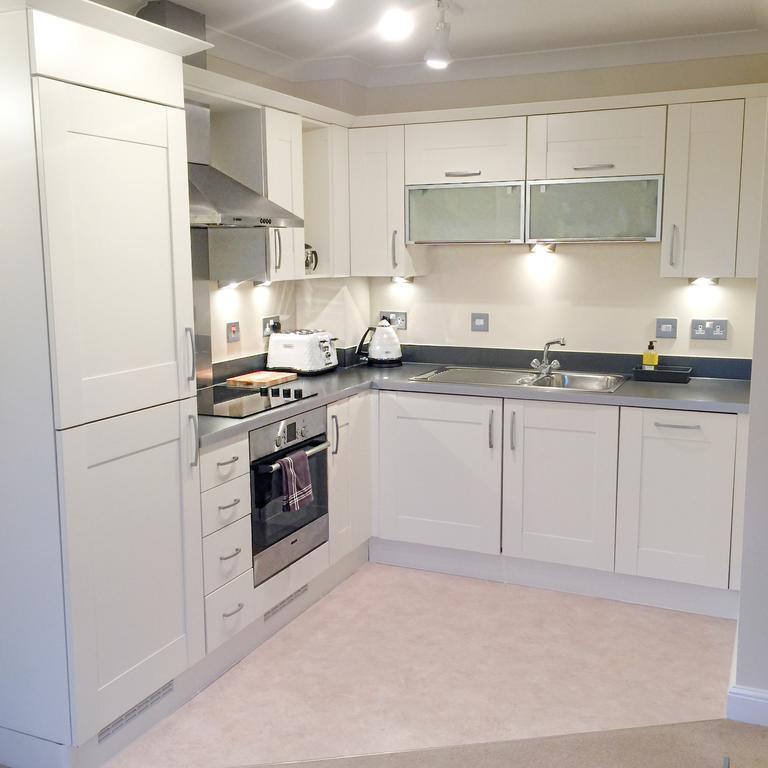 Millwalk Apartment Уитни Екстериор снимка